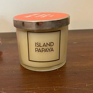 NWT Bath and Body Works Island Papaya mini tester candle